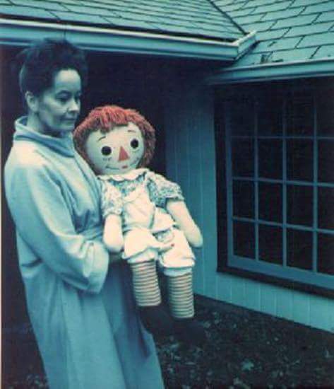 Lorraine Warren et la poupée Anabelle